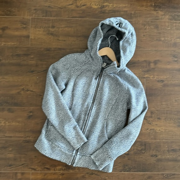 Lululemon Scuba hoodie - Picture 1 of 5